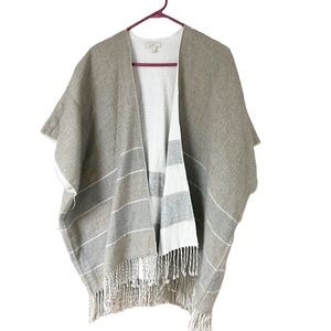 Loft Cream Fringed Fall Poncho SZ XS